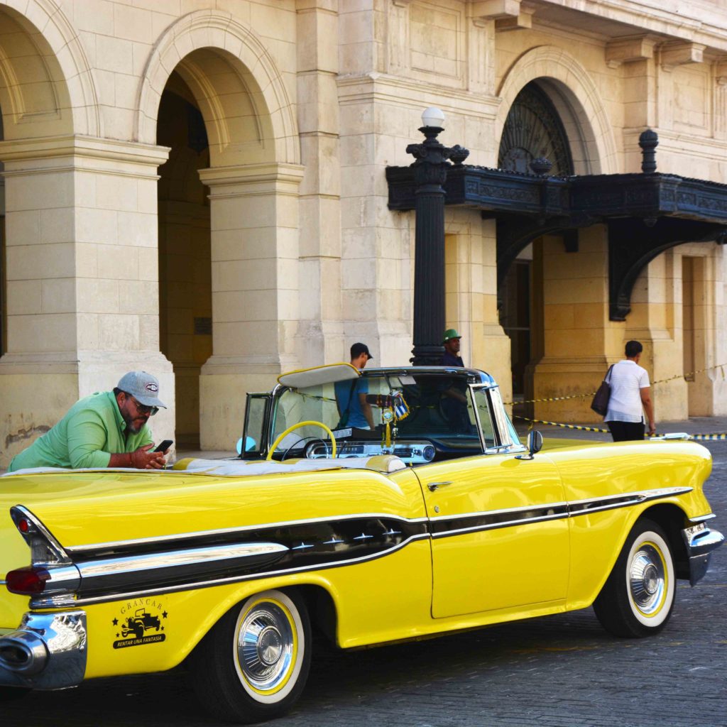 zabytkowe samochody na Kubie