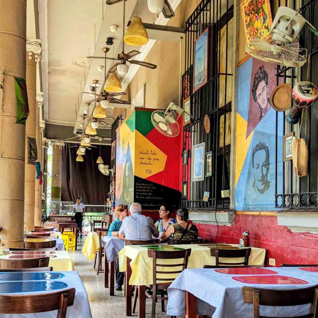 Restaurant Irani Topoly restauracje w Hawanie