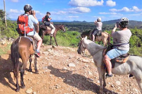 wycieczka konna w Trinidad El Valle de los Ingenios