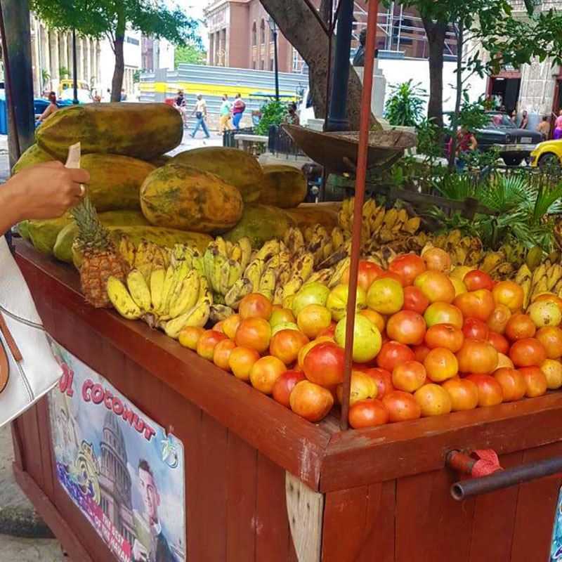 Kulinarna wycieczka po targowiskach w Hawanie