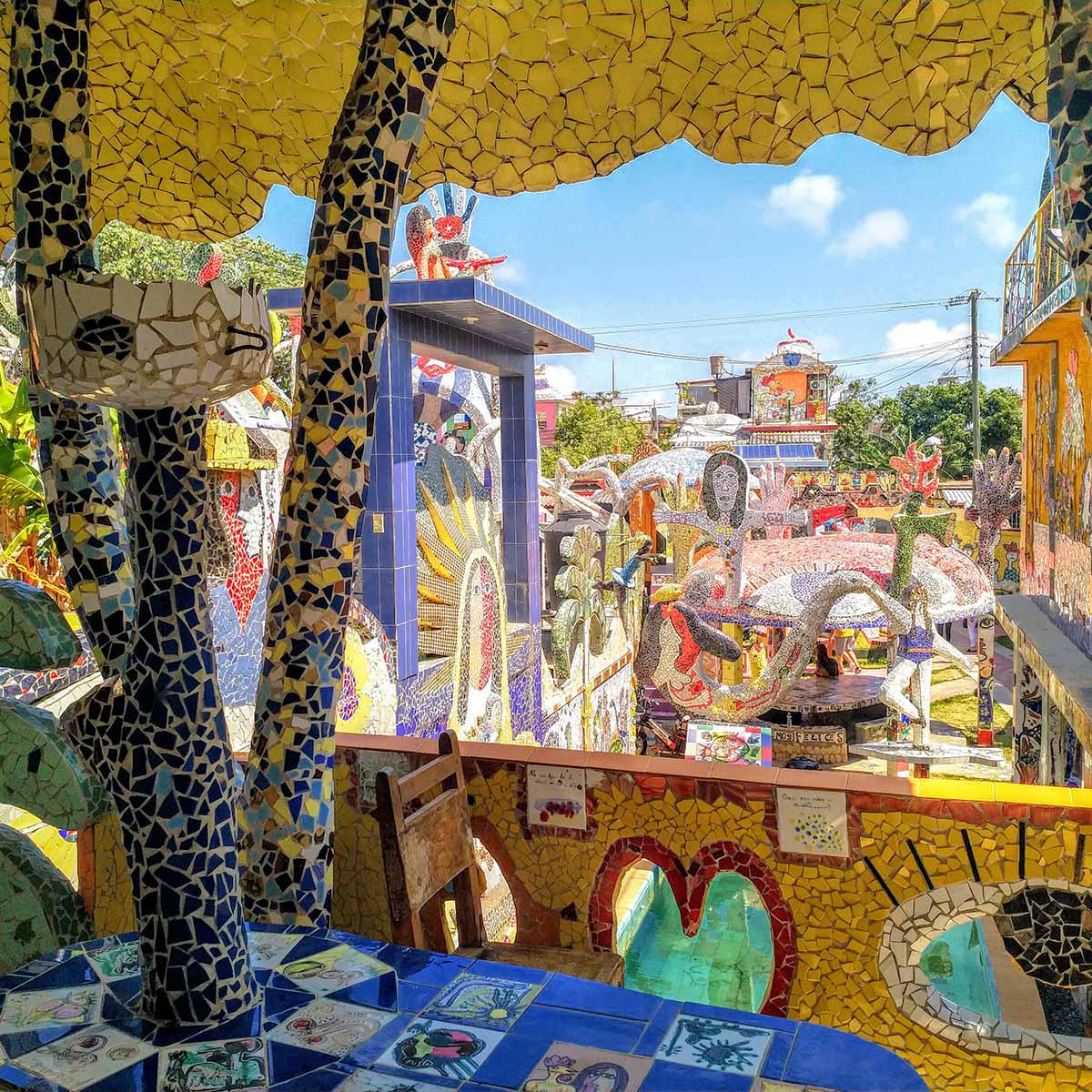 Fusterlandia sztuka uliczna w w Hawanie